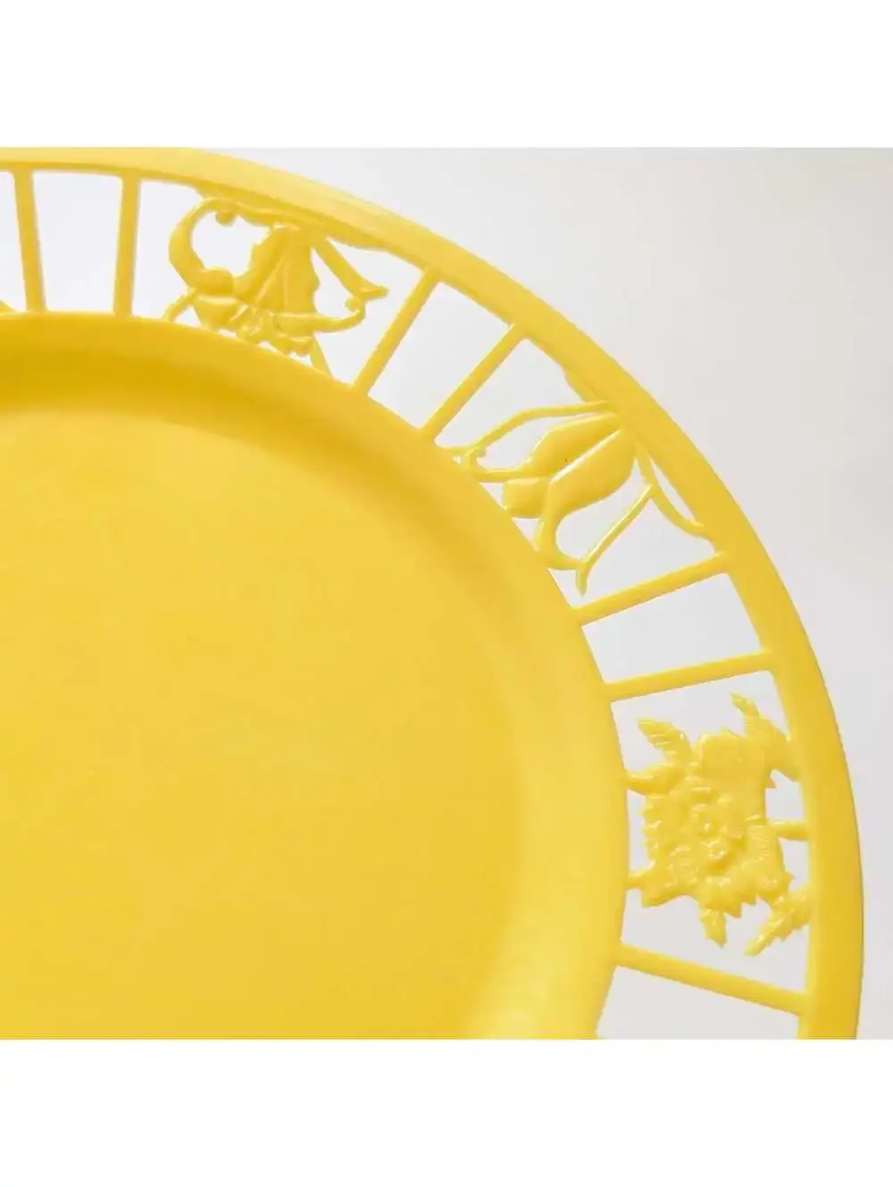 MCM Vintage Plastic Luncheon Plate Holders - Picnic Plates